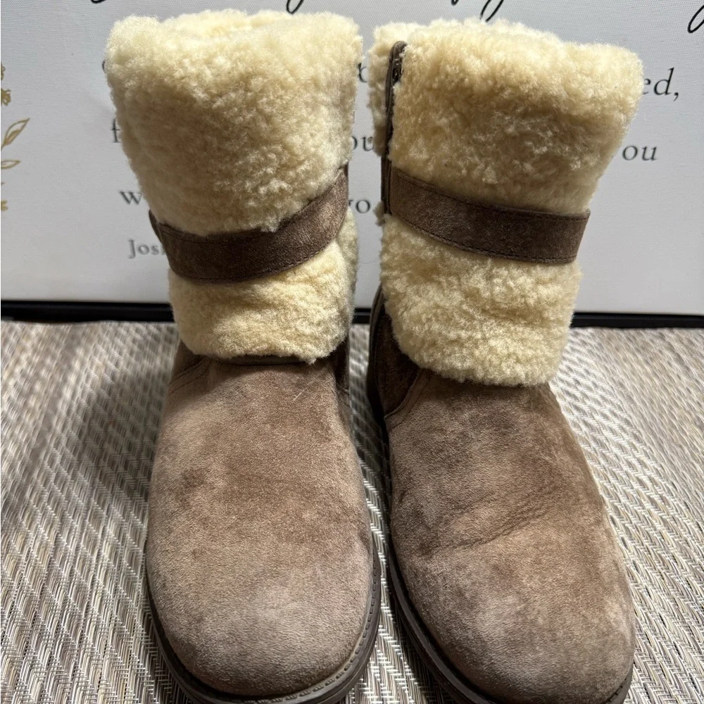 UGG Shearling-Lined Boots in Brown and Cream *** Like New***Women SZ 8 Box 3 - Picture 1 of 6